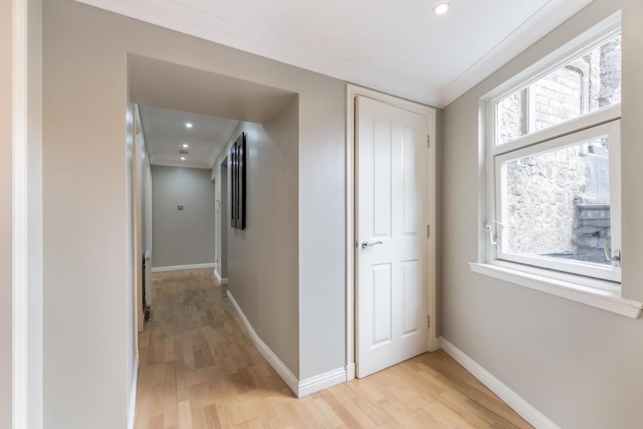 Royal Mile Apartments By Joivy เอดินบะระ ภายนอก รูปภาพ