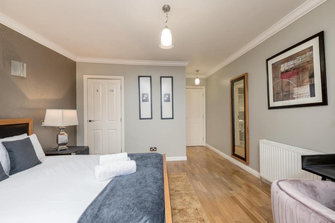 Royal Mile Apartments By Joivy เอดินบะระ ภายนอก รูปภาพ
