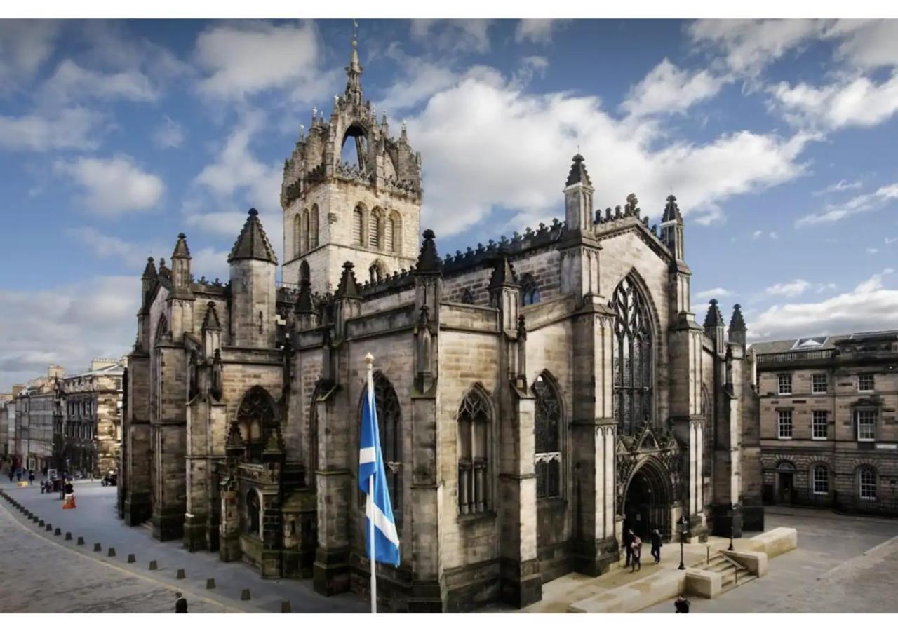 Royal Mile Apartments By Joivy เอดินบะระ ภายนอก รูปภาพ