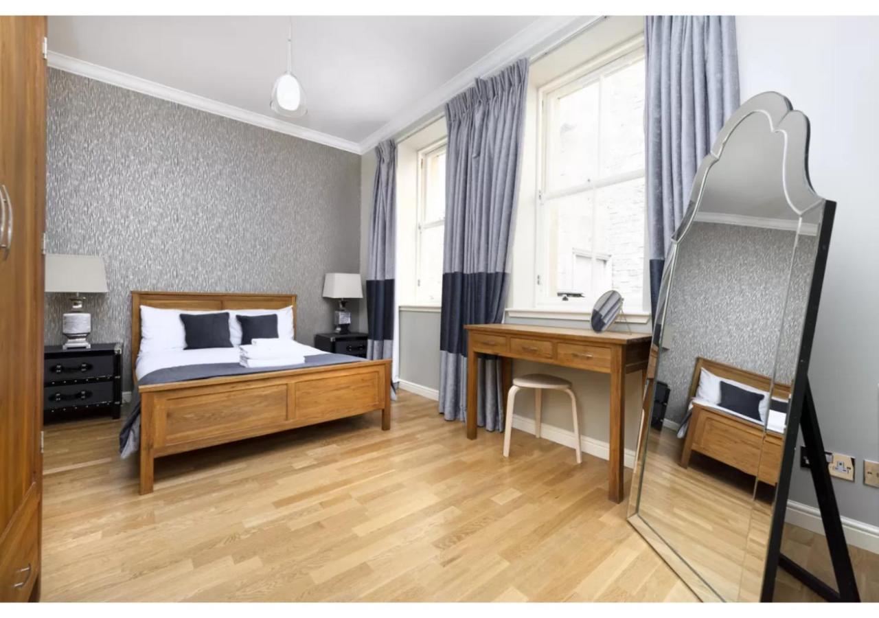 Royal Mile Apartments By Joivy เอดินบะระ ภายนอก รูปภาพ