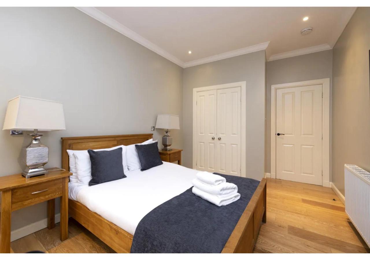 Royal Mile Apartments By Joivy เอดินบะระ ภายนอก รูปภาพ