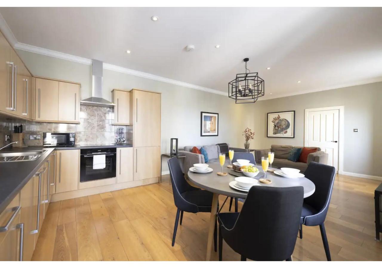 Royal Mile Apartments By Joivy เอดินบะระ ภายนอก รูปภาพ