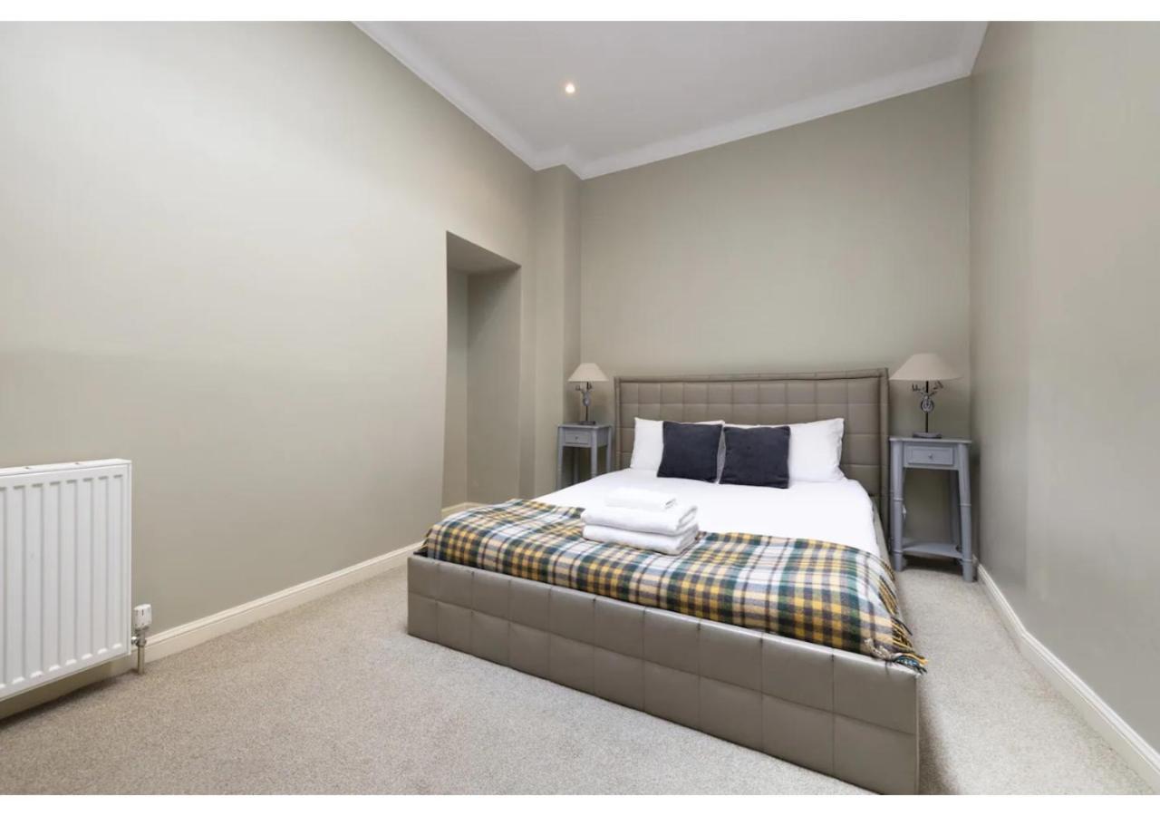 Royal Mile Apartments By Joivy เอดินบะระ ภายนอก รูปภาพ