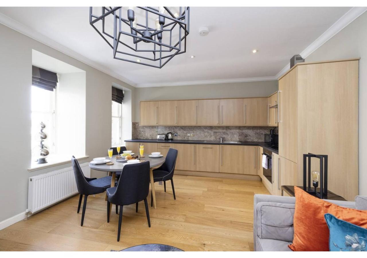 Royal Mile Apartments By Joivy เอดินบะระ ภายนอก รูปภาพ