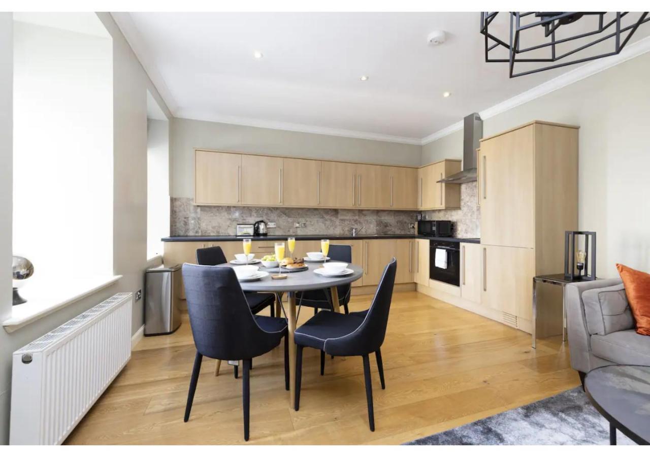 Royal Mile Apartments By Joivy เอดินบะระ ภายนอก รูปภาพ