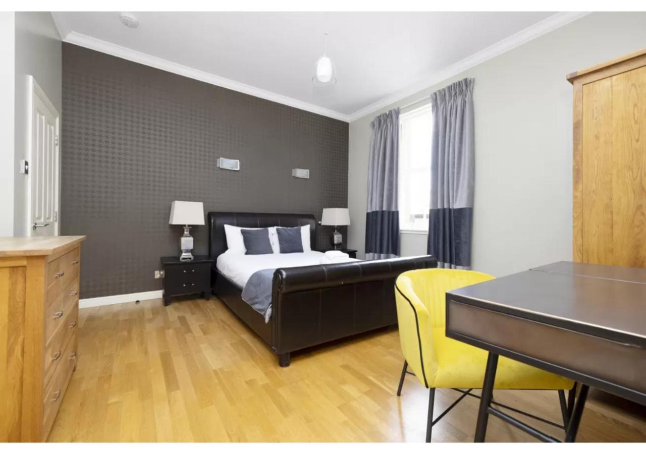 Royal Mile Apartments By Joivy เอดินบะระ ภายนอก รูปภาพ