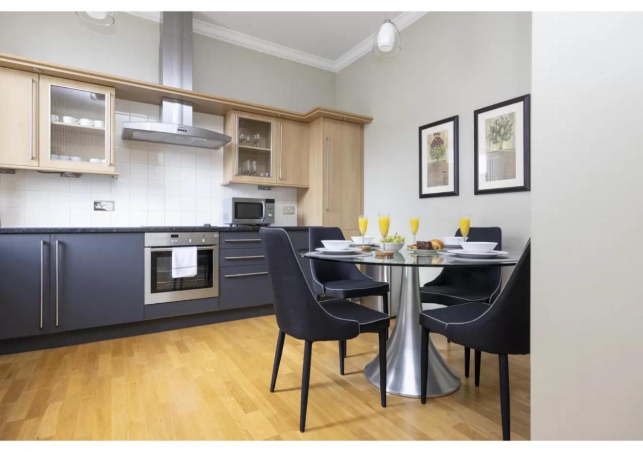 Royal Mile Apartments By Joivy เอดินบะระ ภายนอก รูปภาพ