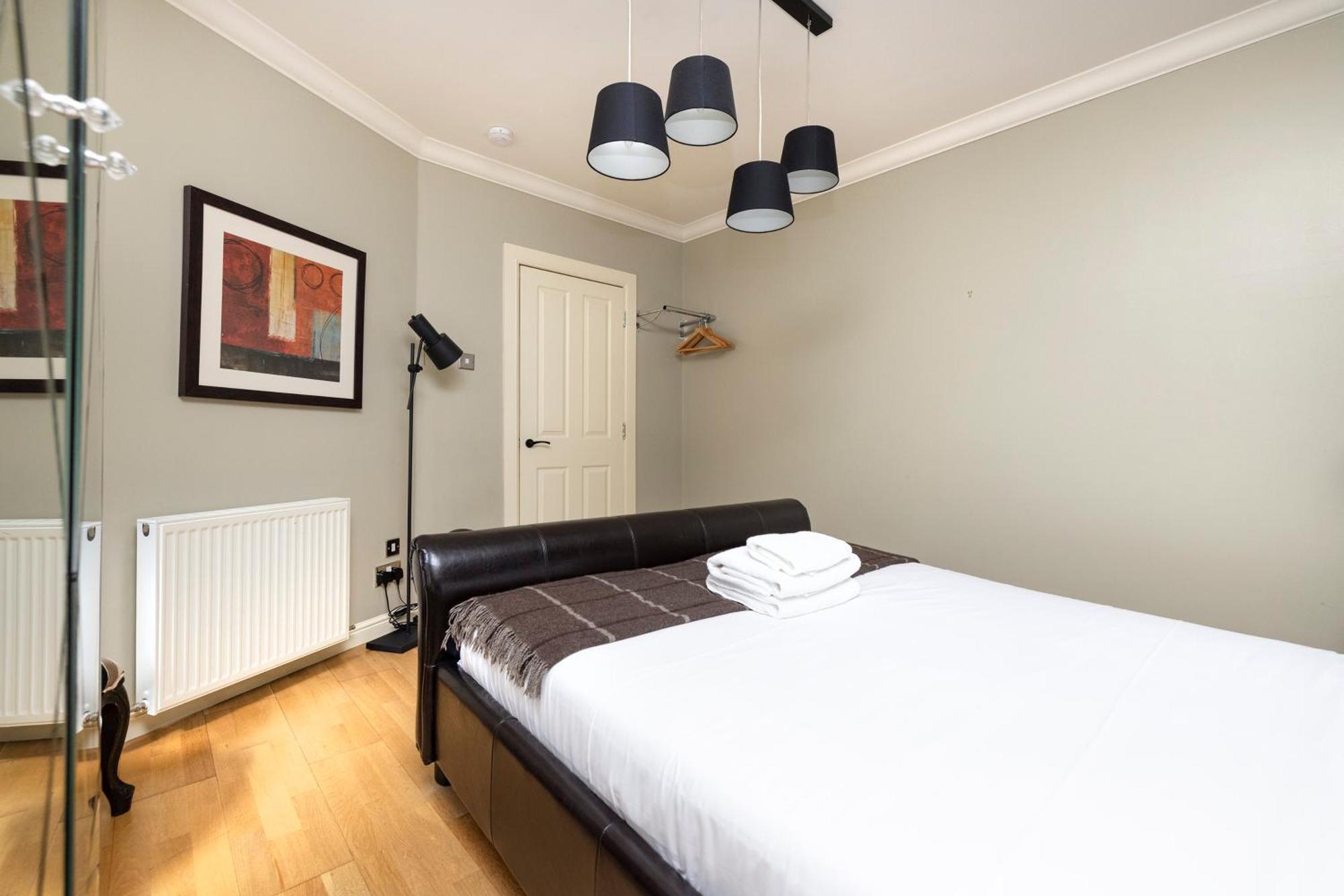 Royal Mile Apartments By Joivy เอดินบะระ ภายนอก รูปภาพ